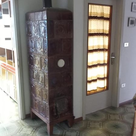 Casa Vacanze A Romeno Bagian luar foto